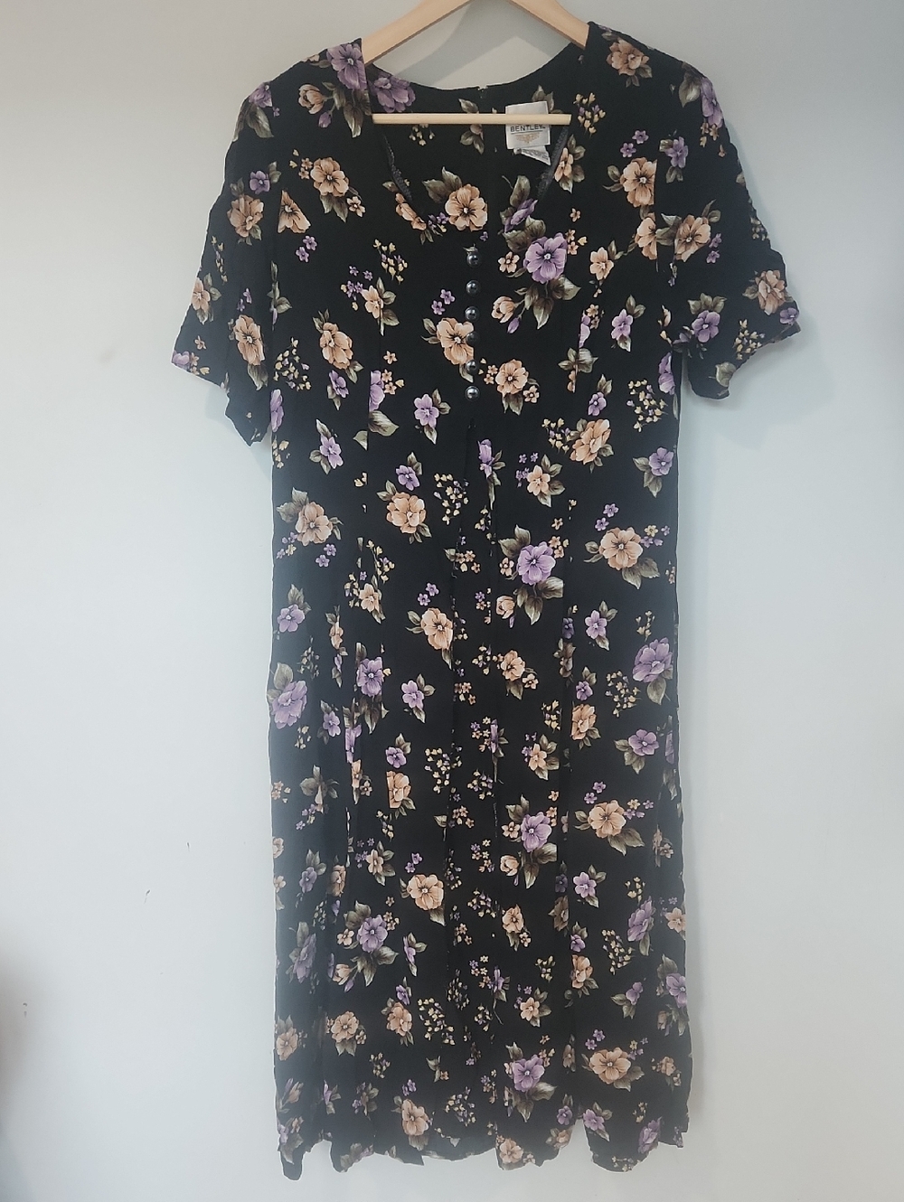 Vintate Bentley Floral Dress Shoulder Pads
